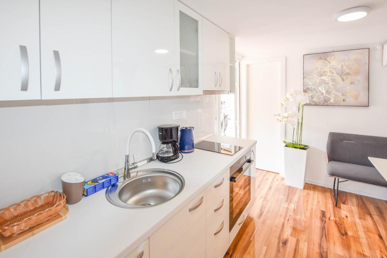 Mobile Home Dandelion Biograd Na Moru Exterior photo
