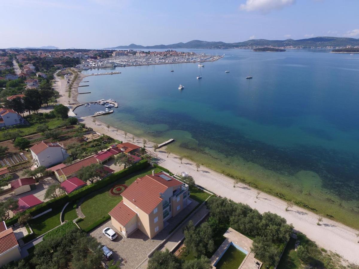 Mobile Home Dandelion Biograd Na Moru Exterior photo